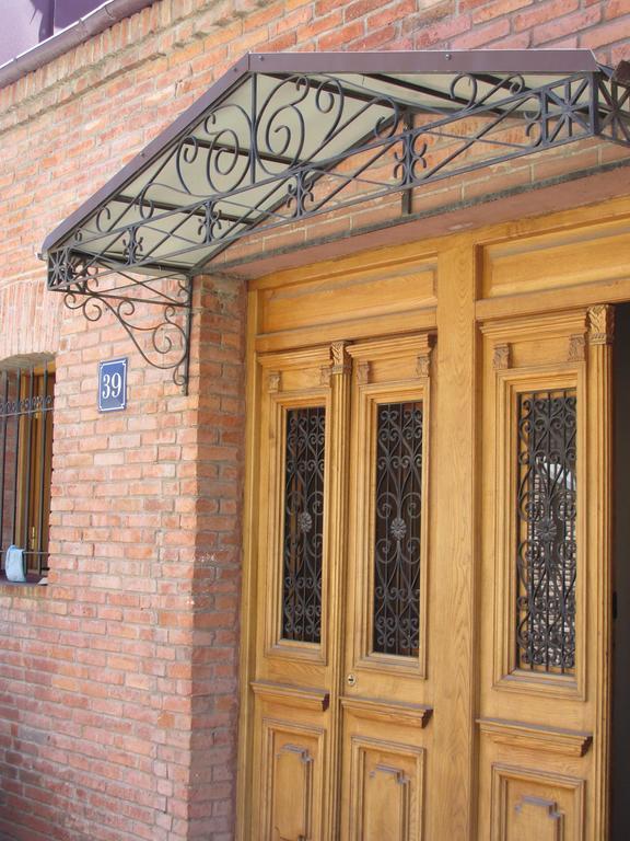 Apartment In The Heart Of Old تبليسي المظهر الخارجي الصورة